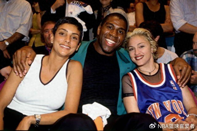 感染艾滋病30年，魔术师每年治疗要花费多少费用？难以置信|NBA|洛杉矶湖人队|奥兰多魔术队|啦啦队|乔-约翰逊_新浪体育_新浪新闻