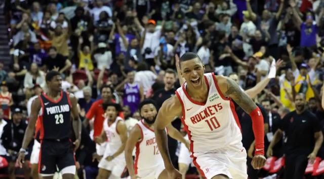 英超-0.6秒绝杀+劲爆隔扣！火箭四少爆发 詹皇大赞伊森